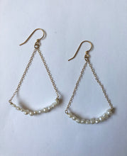 Load image into Gallery viewer, Tiny Pearl Bar
